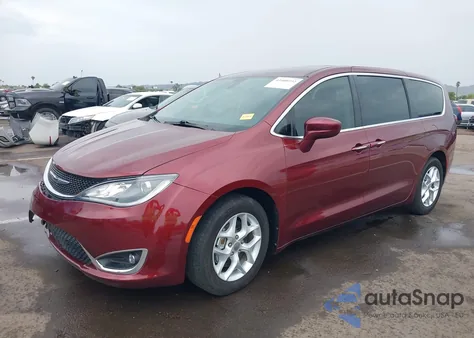 2018 Chrysler Pacifica Touring Plus z USA, uszkodzony, nr VIN 2C4RC1FG1JR117134